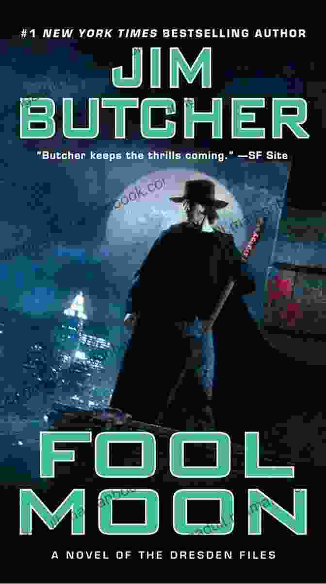 Fool Moon Book Cover, Featuring A Silhouette Of Harry Dresden Against A Full Moon Fool Moon (The Dresden Files 2)